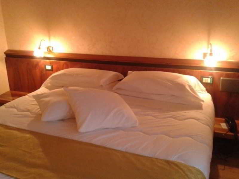 Hotel Villa Delle Ortensie Sant'Omobono Terme Ngoại thất bức ảnh