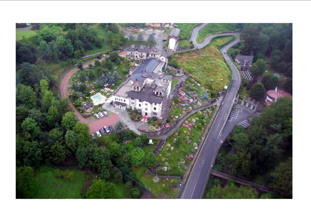 Hotel Villa Delle Ortensie Sant'Omobono Terme Ngoại thất bức ảnh
